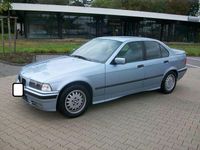 Gebraucht BMW 325 192 PS (141 kW) 1992 Blau Limousine