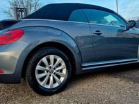Gebraucht VW Beetle Cabriolet Design 105 PS (77 kW) 2015 Grau Cabrio