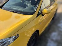 Usado Seat Ibiza Style 90 HP (66 kW) 2010 Amarelo Sedan
