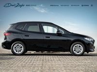 Gebraucht BMW 220 Active Tourer Performance 170 PS (125 kW) 2025 Saphirschwarzmetallic Van / Kleinbus