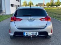 Gebraucht Toyota Auris Comfort 124 PS (91 kW) 2014 Silber Limousine