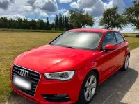 Gebraucht Audi A3 Attraction 150 PS (110 kW) 2015 Rot Limousine
