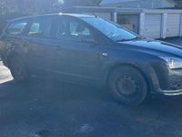 Gebraucht Ford Focus Ambiente 101 PS (74 kW) 2007 Grau Kombi