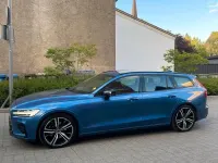 Gebraucht Volvo V60 190 PS (139 kW) 2026 Blau Kombi