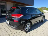 Gebraucht Hyundai i30 Premium 140 PS (102 kW) 2017 Schwarz Limousine