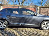 Gebraucht Renault Mégane 101 PS (74 kW) 2011 Schwarz Limousine