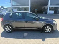 Gebraucht Kia Ceed 109 PS (80 kW) 2011 Grau Kleinwagen