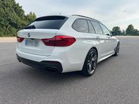 Gebraucht BMW 550 400 PS (294 kW) 2019 Weiß Kombi