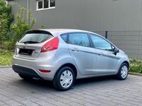 Gebraucht Ford Fiesta 60 PS (44 kW) 2011 Grau Kleinwagen
