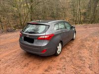 Gebraucht Hyundai i30 110 PS (80 kW) 2016 Grau Kombi