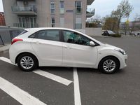 Gebraucht Hyundai i30 99 PS (72 kW) 2014 Weiß Limousine