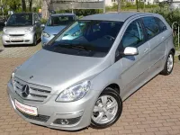 Gebraucht Mercedes B180 116 PS (85 kW) 2011 Silber Van / Kleinbus