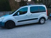 Gebraucht Peugeot Partner Tepee Tendance 92 PS (67 kW) 2010 Silber Van / Kleinbus