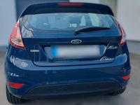 Gebraucht Ford Fiesta 101 PS (74 kW) 2016 Blau Kleinwagen