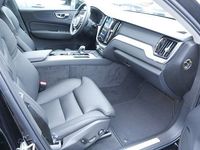 Gebraucht Volvo XC60 Plus 197 PS (144 kW) 2024 Onyx black metallic SUV