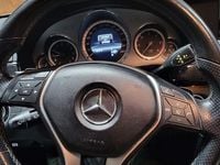 Gebraucht Mercedes E220 Avantgarde 170 PS (125 kW) 2012 Schwarz Limousine