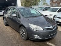 Gebraucht Opel Astra Edition 140 PS (102 kW) 2012 Karbongrau/technical grey Kombi