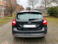 Używany Ford Focus 100 KM (73 kW) 2014 Czarny Sedan/Limuzyna