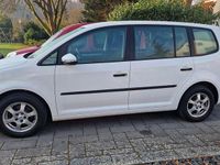 Gebraucht VW Touran 105 PS (77 kW) 2011 Weiß Van / Kleinbus
