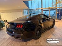 Neu Ford Mustang GT Fastback 446 PS (328 kW) 2025 Schwarz Coupé