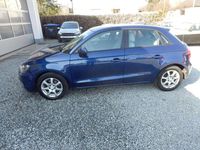 Gebraucht Audi A1 Attraction 122 PS (89 kW) 2013 Blau Kleinwagen
