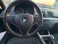 Gebraucht BMW 116 122 PS (89 kW) 2009 Schwarz Kleinwagen