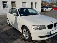 Gebraucht BMW 116 122 PS (89 kW) 2011 Weiß Kleinwagen