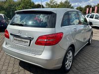 Gebraucht Mercedes B200 136 PS (100 kW) 2013 Silber Van / Kleinbus
