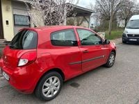 Gebraucht Renault Clio IV 75 PS (55 kW) 2012 Rot Limousine