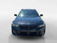 Gebraucht BMW 330e M Sport 292 PS (214 kW) 2023 Saphirschwarz metallic Kombi
