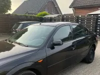 Second-hand Ford Mondeo Ambiente 145 CP (106 kW) 2001 Negru Berlinǎ