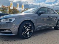 Gebraucht Audi A3 Attraction 125 PS (91 kW) 2015 Grau Limousine