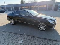 Gebraucht Mercedes E350 265 PS (194 kW) 2009 Schwarz Coupé