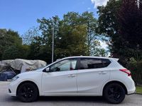Gebraucht Nissan Pulsar 110 PS (80 kW) 2015 Weiß Kleinwagen