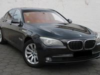Gebraucht BMW 730 Sport Line 245 PS (180 kW) 2009 Grau Limousine