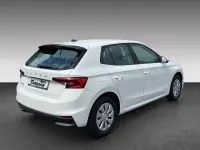 Gebraucht Skoda Fabia Active 65 PS (47 kW) 2022 Candyweiß Kleinwagen