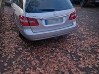Gebraucht Mercedes E250 204 PS (150 kW) 2011 Silber Kombi