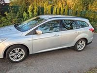 Usado Ford Focus Trend 116 CV (85 kW) 2014 Plateado Berlina