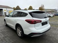 Gebraucht Ford Focus Active X 125 PS (91 kW) 2022 Weiß Kombi