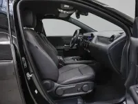 Gebraucht Mercedes GLA200 163 PS (119 kW) 2024 Unilack nachtschwarz SUV