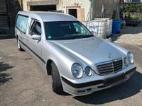 Usata Mercedes E220 143 CV (105 kW) 2000 Argento