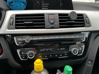 Gebraucht BMW 318 150 PS (110 kW) 2017 Silber Kombi