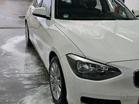 Gebraucht BMW 114 102 PS (75 kW) 2012 Weiß Kleinwagen