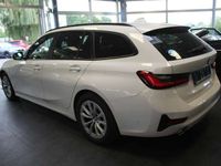 gebraucht BMW 320 320 d xDrive Touring Aut. - Navi - AHK - Head Up -