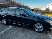 Gebraucht Mercedes E200 Avantgarde 184 PS (135 kW) 2010 Schwarz Kombi