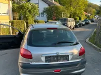Gebraucht Peugeot 206 60 PS (44 kW) 2003 Silber Kleinwagen