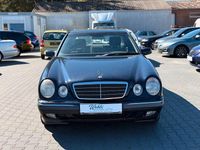 Gebraucht Mercedes E220 Elegance 143 PS (105 kW) 2001 Blau Limousine
