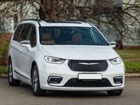 Second-hand Chrysler Pacifica 260 CP (191 kW) 2024 Alb Monovolum