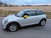 Gebraucht Mini Cooper SE 135 kW (184 PS) 2020 Weiß Kleinwagen