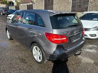 Gebraucht Mercedes B200 156 PS (114 kW) 2013 Grau Van / Kleinbus